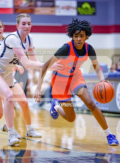 Thumbnail 3 in Grand Oaks vs College Park photogallery.