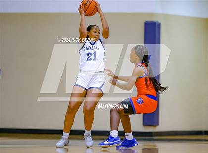 Thumbnail 1 in Grand Oaks vs College Park photogallery.