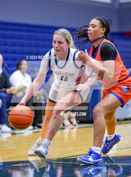 Thumbnail 1 in Grand Oaks vs College Park photogallery.