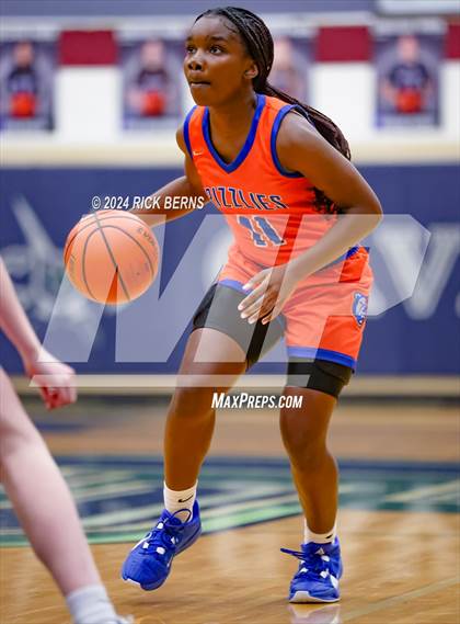 Thumbnail 2 in Grand Oaks vs College Park photogallery.