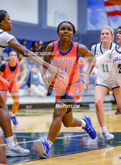 Thumbnail 2 in Grand Oaks vs College Park photogallery.