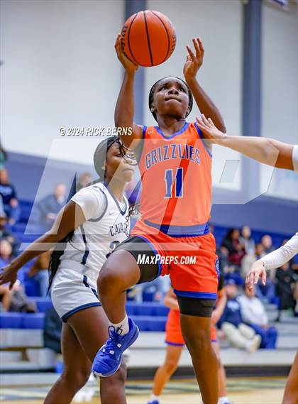 Thumbnail 1 in Grand Oaks vs College Park photogallery.