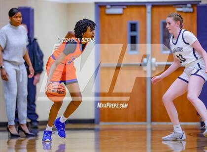 Thumbnail 3 in Grand Oaks vs College Park photogallery.