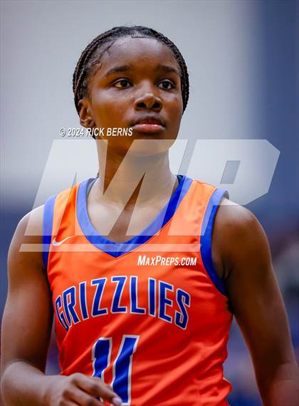 Thumbnail 2 in Grand Oaks vs College Park photogallery.