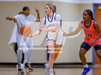 Thumbnail 3 in Grand Oaks vs College Park photogallery.