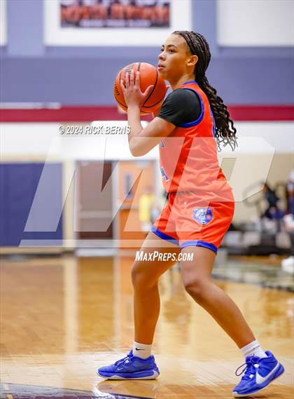 Thumbnail 2 in Grand Oaks vs College Park photogallery.
