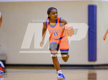 Thumbnail 1 in Grand Oaks vs College Park photogallery.