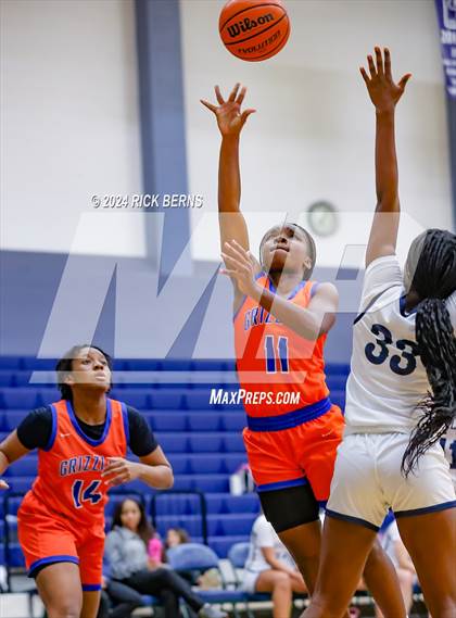 Thumbnail 2 in Grand Oaks vs College Park photogallery.