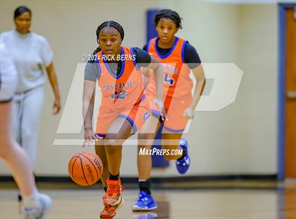 Thumbnail 2 in Grand Oaks vs College Park photogallery.