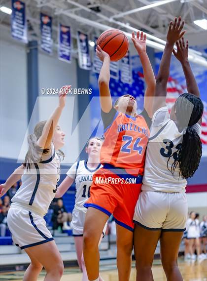 Thumbnail 3 in Grand Oaks vs College Park photogallery.