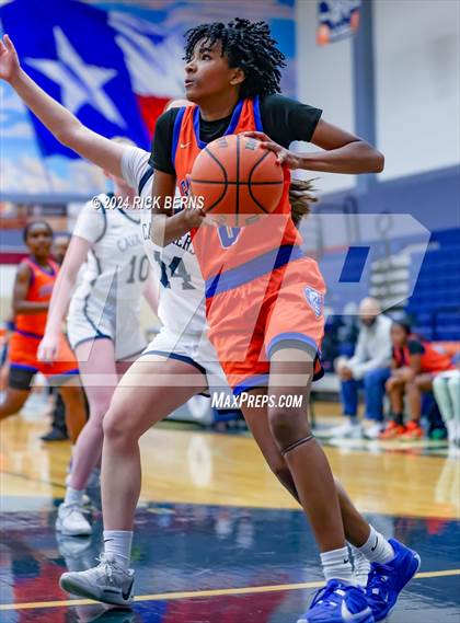 Thumbnail 1 in Grand Oaks vs College Park photogallery.