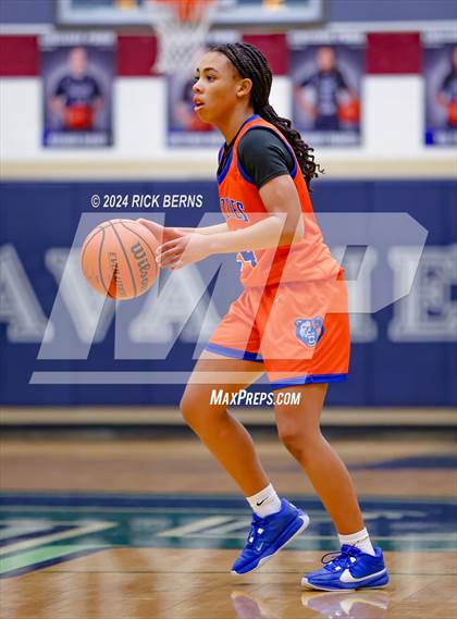 Thumbnail 3 in Grand Oaks vs College Park photogallery.