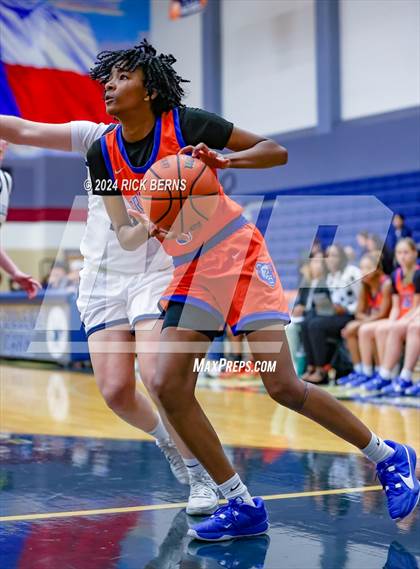 Thumbnail 3 in Grand Oaks vs College Park photogallery.