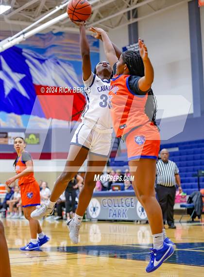 Thumbnail 2 in Grand Oaks vs College Park photogallery.