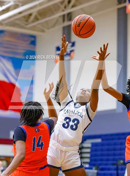 Thumbnail 2 in Grand Oaks vs College Park photogallery.
