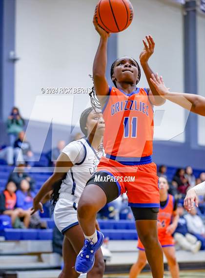 Thumbnail 2 in Grand Oaks vs College Park photogallery.