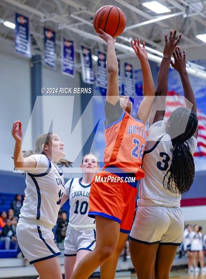 Thumbnail 1 in Grand Oaks vs College Park photogallery.