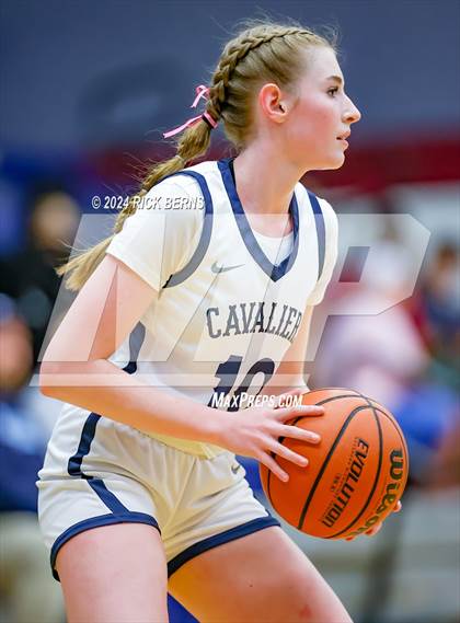 Thumbnail 2 in Grand Oaks vs College Park photogallery.