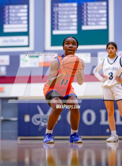 Thumbnail 1 in Grand Oaks vs College Park photogallery.