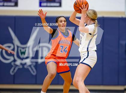 Thumbnail 2 in Grand Oaks vs College Park photogallery.