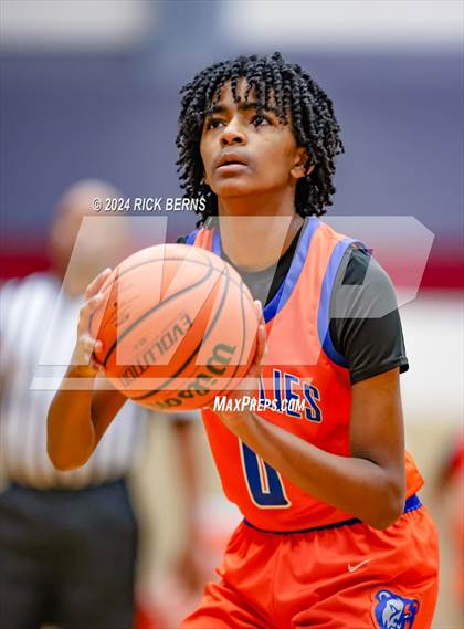 Thumbnail 1 in Grand Oaks vs College Park photogallery.