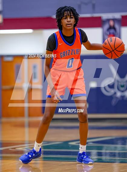 Thumbnail 1 in Grand Oaks vs College Park photogallery.
