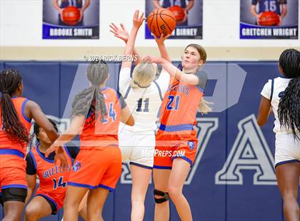 Thumbnail 3 in Grand Oaks vs College Park photogallery.