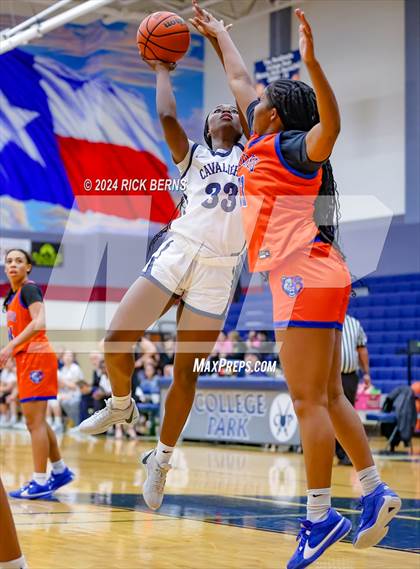Thumbnail 3 in Grand Oaks vs College Park photogallery.