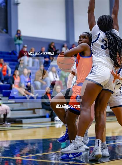 Thumbnail 2 in Grand Oaks vs College Park photogallery.