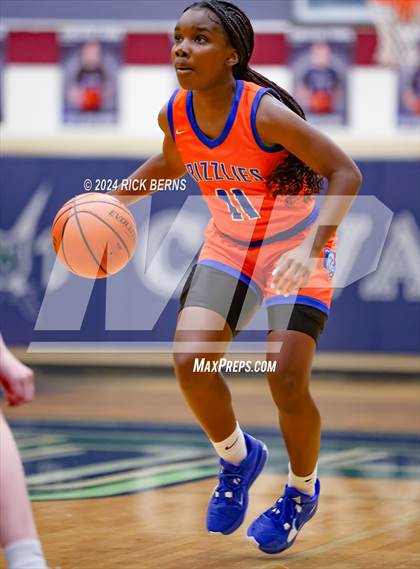 Thumbnail 1 in Grand Oaks vs College Park photogallery.