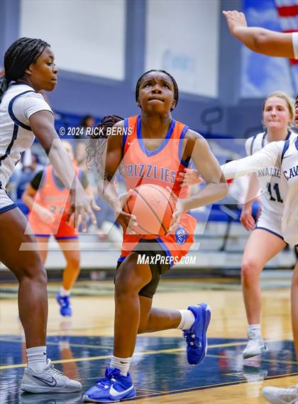 Thumbnail 3 in Grand Oaks vs College Park photogallery.