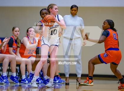 Thumbnail 1 in Grand Oaks vs College Park photogallery.