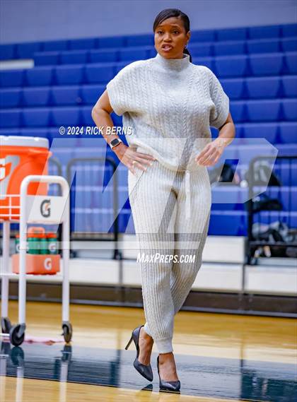 Thumbnail 2 in Grand Oaks vs College Park photogallery.