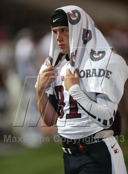 Thumbnail 2 in Pearland vs. Deer Park (UIL 5A Bi-District Playoff) photogallery.