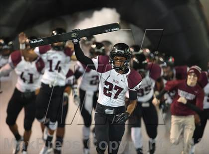Thumbnail 3 in Pearland vs. Deer Park (UIL 5A Bi-District Playoff) photogallery.
