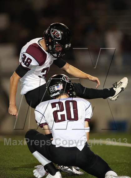 Thumbnail 1 in Pearland vs. Deer Park (UIL 5A Bi-District Playoff) photogallery.