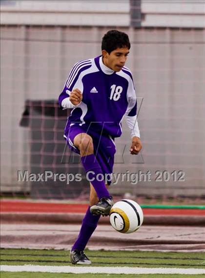 Thumbnail 1 in Pearland vs Angleton (Friendswood Invitational) photogallery.
