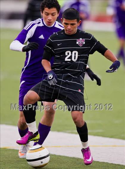 Thumbnail 2 in Pearland vs Angleton (Friendswood Invitational) photogallery.