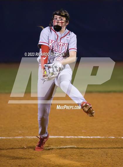 Thumbnail 2 in Tompkins vs Katy photogallery.