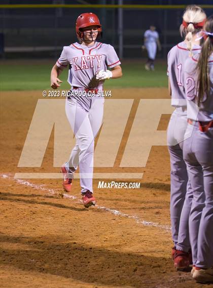 Thumbnail 3 in Tompkins vs Katy photogallery.