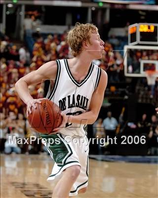 Thumbnail 1 in Clovis West vs. De La Salle (CIF State D1 Final) photogallery.