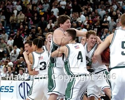 Thumbnail 1 in Clovis West vs. De La Salle (CIF State D1 Final) photogallery.