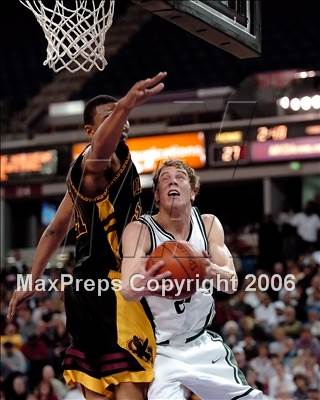 Thumbnail 1 in Clovis West vs. De La Salle (CIF State D1 Final) photogallery.