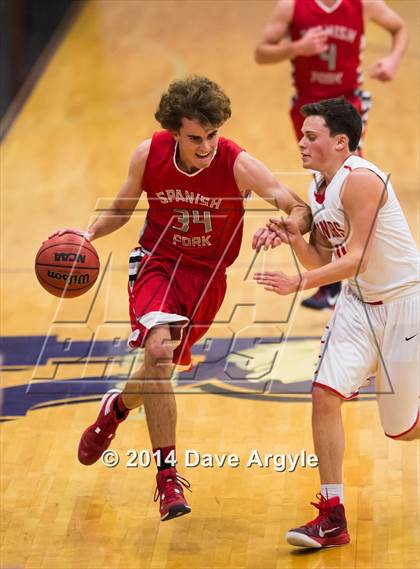 Thumbnail 1 in Spanish Fork vs. Park City (Riverton Holiday Tournament) photogallery.