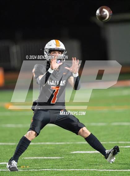 Thumbnail 1 in West Albany @ Dallas (OHSAA 5A Quarterfinal) photogallery.