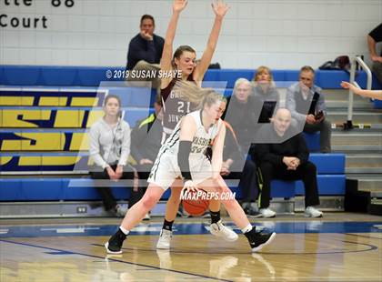 Thumbnail 2 in Nashoba Regional vs. Groton-Dunstable (MIAA Division 2 Central Final) photogallery.