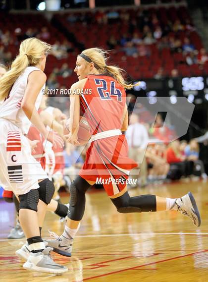 Thumbnail 1 in South Sioux City vs. Norris (NSAA Class B Final) photogallery.
