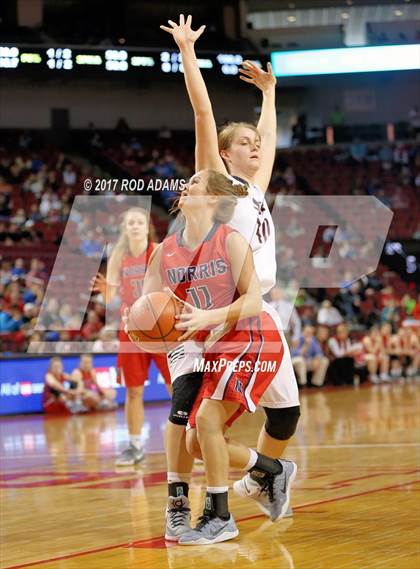 Thumbnail 1 in South Sioux City vs. Norris (NSAA Class B Final) photogallery.