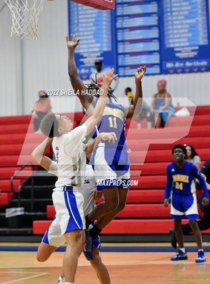 Thumbnail 3 in Auburndale vs Southeast (Sunbash Tournament) photogallery.