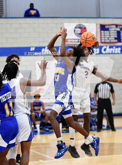 Thumbnail 3 in Auburndale vs Southeast (Sunbash Tournament) photogallery.